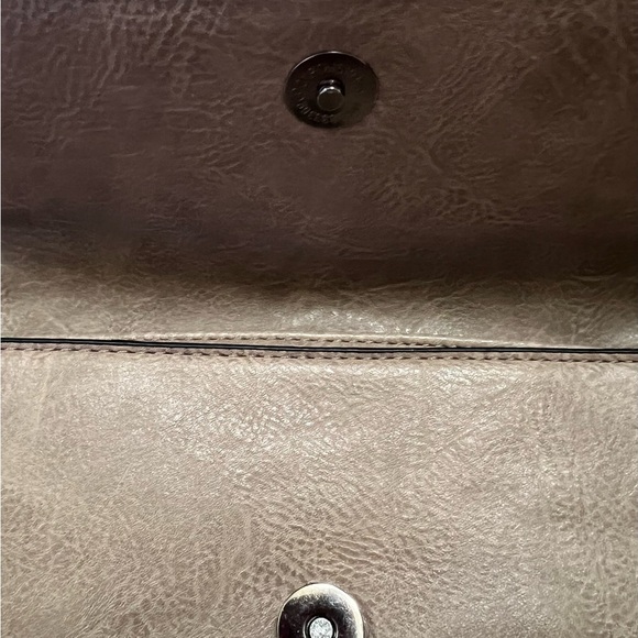 Sam & Hadley vegan leather shoulder purse excellent condition includes 2 straps - Picture 4 of 8